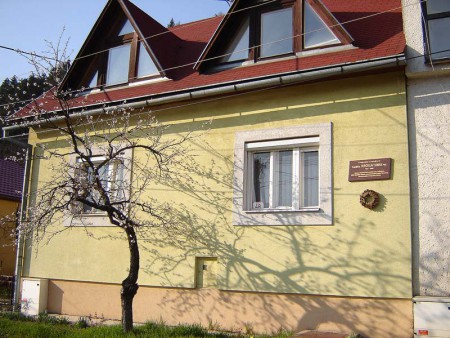 Rodný dom Prof. MUDr. Jaroslava Simana na Ceste osloboditeľov.