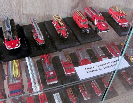 Výstava DHZ , august - september 2014, modely hasičských vozidiel zo zbierky p. Turňu